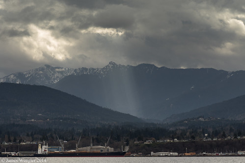 sun clouds portangeles pacificnorthwest rays sunrays edizhook portangeleswashington portangelesharbor