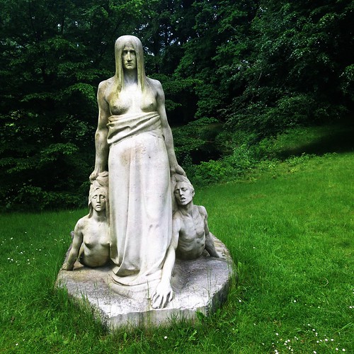 Das Schicksal.Statue.Ohlsdorf