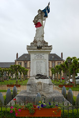 Monument aux morts du Fidelaire - Photo of Neaufles-Auvergny