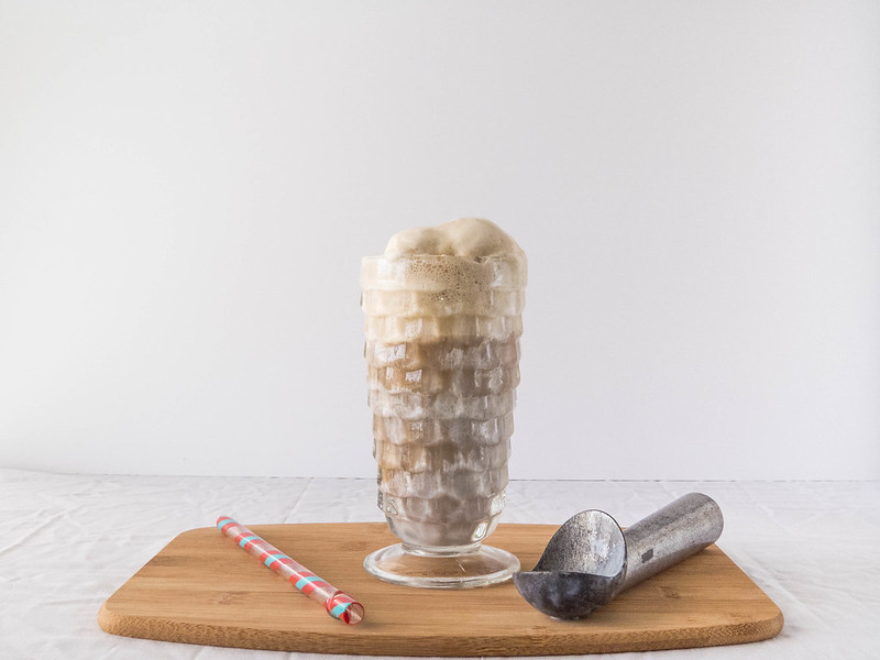 No-Churn Vanilla & Cardamom Ice-cream Two Ways | Root Beer Floats + Cherry Compote Topping