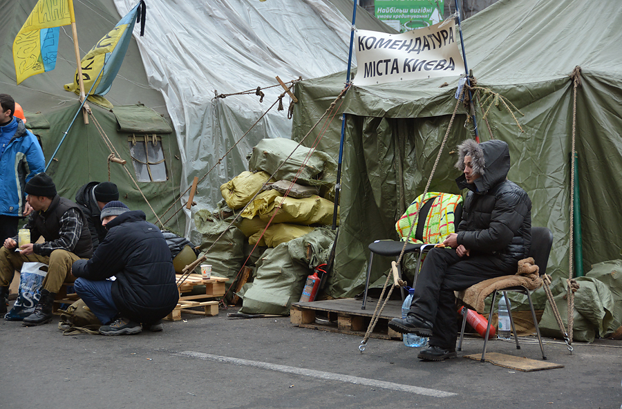 Что такое майдан значение слова. Палатки на Майдане 2014. Майдан лагерь. Майдан рыболовный.
