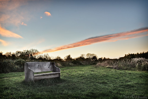 sunset color colour grass bench pew cambridgeshire hbm guidedbusway fendraytonlakes benchmonday