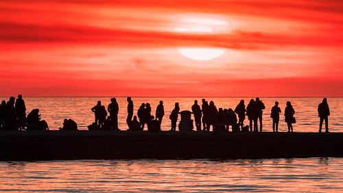 sonnenuntergang sunset trieste coucherdusoleil lapuestadelsol ocean people pôrdosol seascape silhouette solnedgang tramonto