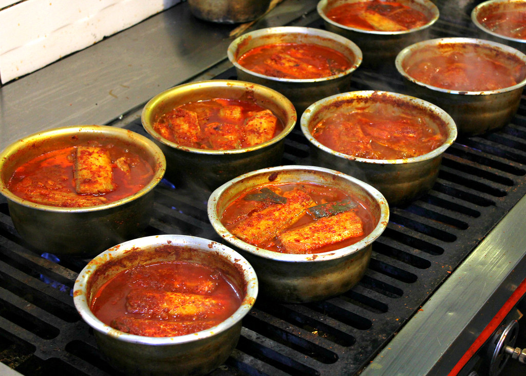 namdaemun-market-cutlassfish-stew-preparation