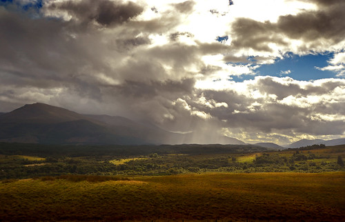 greatbritain weather clouds landscape scotland highlands nikon day cloudy unitedkingdom hills fortwilliam commandomonument nikond3100