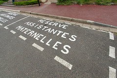 Parking réservé assistantes maternelles - Photo of Neaufles-Auvergny