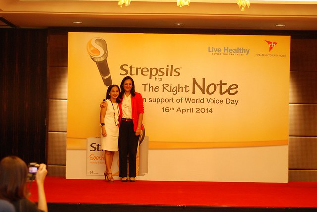 Dato' Sheila Majid And Ms Hina Nagarajan (Gm Of Reckitt Benckiser) At The Launch Of Strepsils The Right Note Campaign