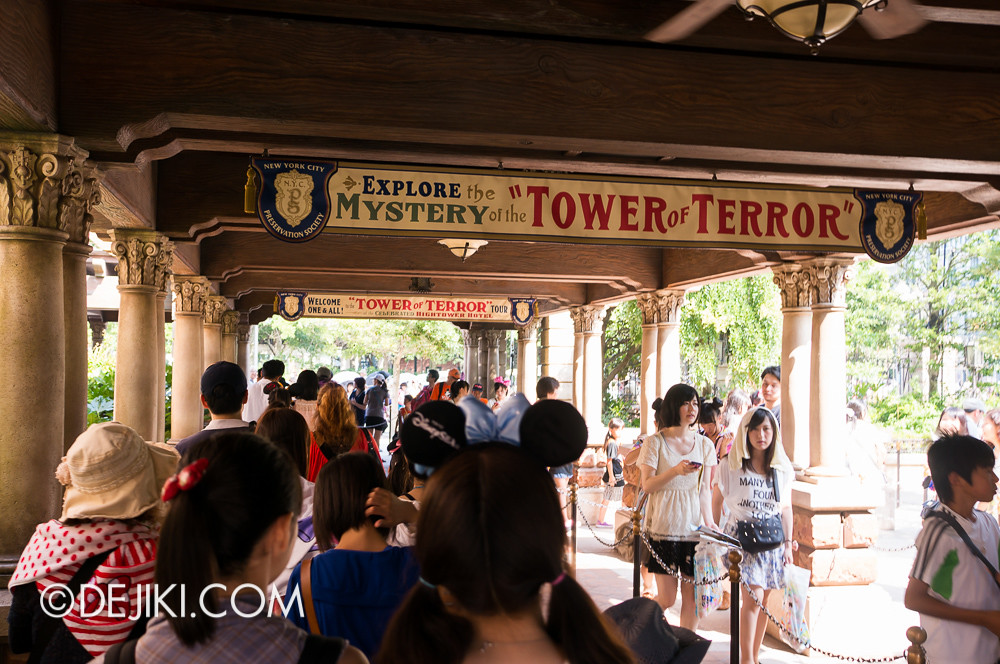 Tokyo DisneySea - Tower of Terror / Outdoor queue 3
