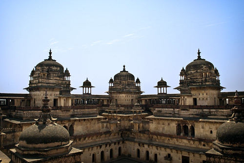 travel india building travelling architecture buildings asian asia indian mahal palace dome domes southasia southasian madhyapradesh orchha travelphotography rajmahal indianarchitecture asianarchitecture madhyapradeshi