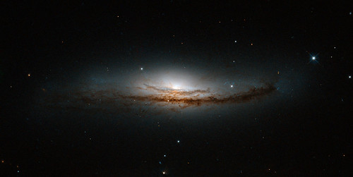 Hubble Peers at the Heart of a Spiral Galaxy
