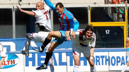 Il perentorio colpo di testa di Spinesi nel match del 2008