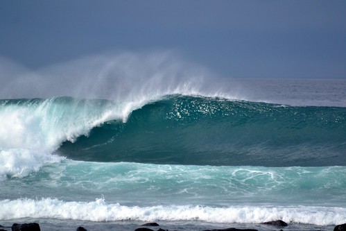 ocean island surf pacific barrel wave surfing galapagos sancristobal tubo loberia