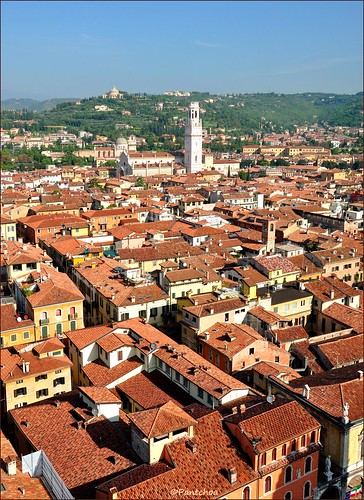 verona verone italy italia panorama roofs top lambertitower nikon d90 nikkor 1685mmf3556 viewnx2 pantchoa françoisdenodrest