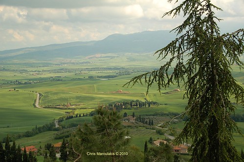 tuscany pienza landscape green nikond50 chris maroulakis 2010
