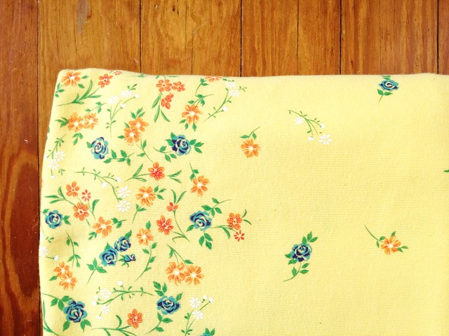 Floral knit fabric