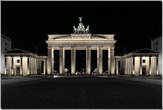Berlin - Brandenburger Tor und Pariser Platz 02