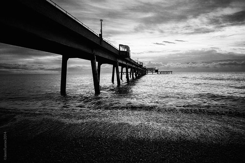 bw white black beach sunrise canon dawn pier town kent seaside waves jetty tide coastal deal 6d 24105mm