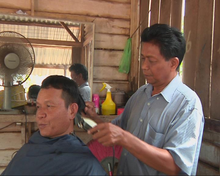 Episod Jari Emas Pak Bao ... Kisah Penggunting Rambut