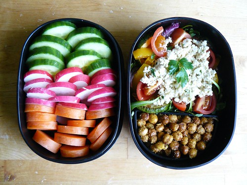 Bento: pizza leftovers and roasted chickpeas