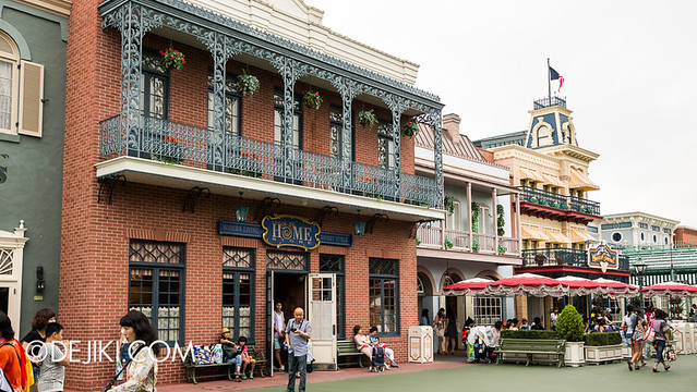 Tokyo Disneyland - World Bazaar