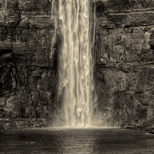 bw newyork monochrome waterfall cascade cataract trumansburg taughannockfalls