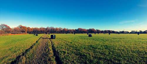 november blue winter england sky field rural countryside cheshire pano panoramic farmland ios iphone linearpark culcheth iphone5 applecrypt