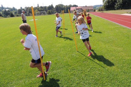 Dětský kemp v Trutnově spojil běžce, sjezdaře i biatlonisty. Jako ve Skandinávii