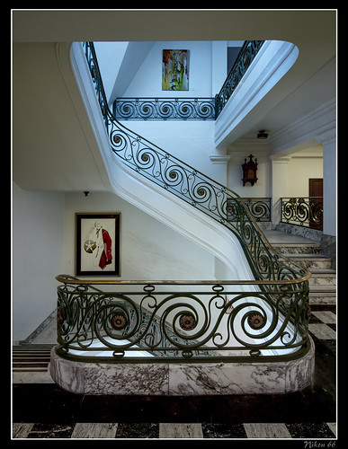 nikon stlouis stairwell staircase missouri d800 saintlouisuniversity sluma 1424mmf28nikkor ©copyright saintlouisuniversitymuseumofart