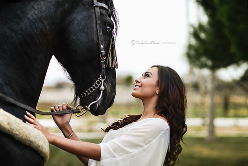 she friends horse black tree méxico model hands singer durango