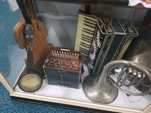 music musicalinstruments accordions heritagehallmuseumandarchivesfreemansd southdakota hutchinsoncountysd freemansd archives museums exhibits