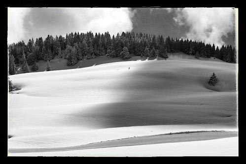bw montagne alpes noiretblanc lumière hiver ombre neige graphisme lesemnoz uploaded:by=flickrmobile flickriosapp:filter=nofilter
