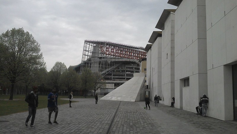 https://farm4.staticflickr.com/3704/13516771073_93ce478fe5_c.jpg