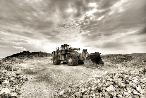 machine machinery romania 365 quarry excavator exploit campulung mateias