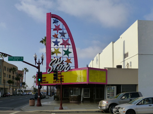 Flickr: The Movie Theaters & Drive Ins Pool