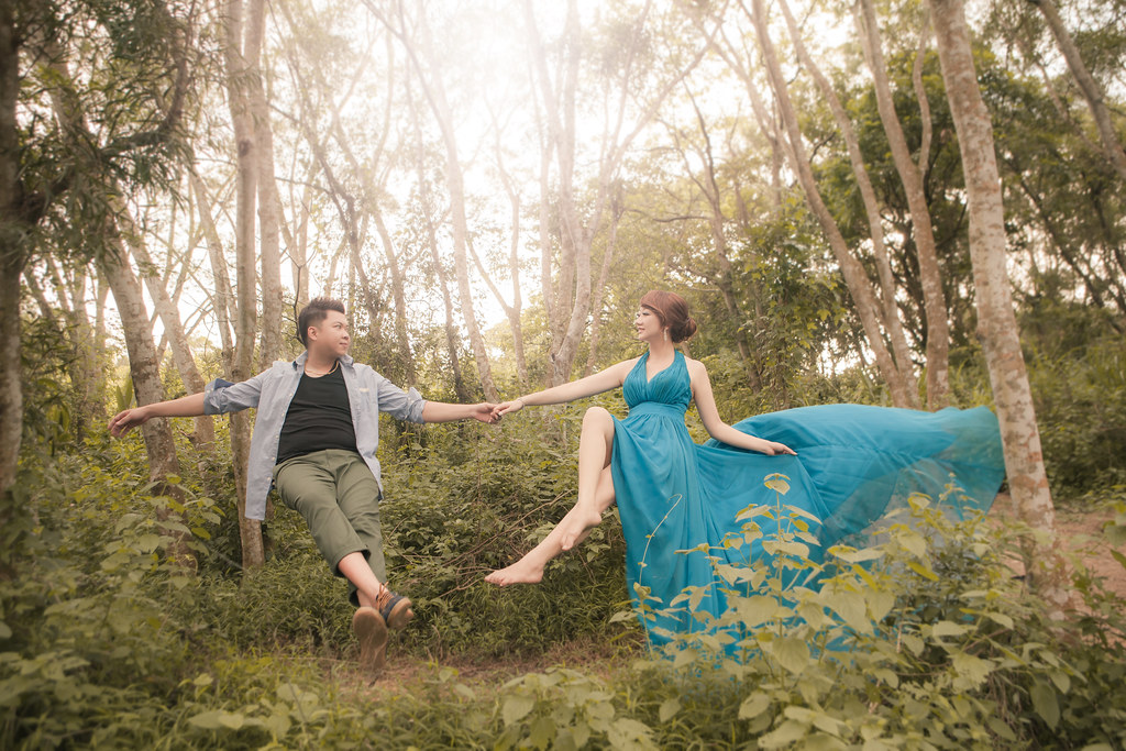 自助婚紗｜一對新婚夫妻的森林飄浮婚紗照
