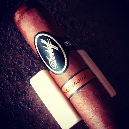 #nowsmoking #davidoff #nica #cigar #stogiestand #botl #cigarporn #cigaraficionado