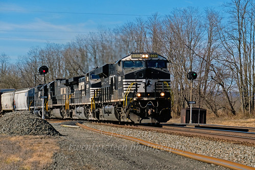 railroads railroad trains train diesels norfolksouthern usa locoomotive transportation