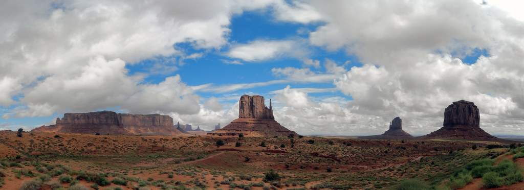 Valle de los Monumentos o Monument Valley reserva de los navajos EEUU 01