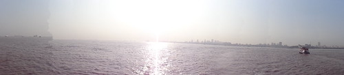 india mumbai bombay harbour ocean sea boats cityview city skyline asia