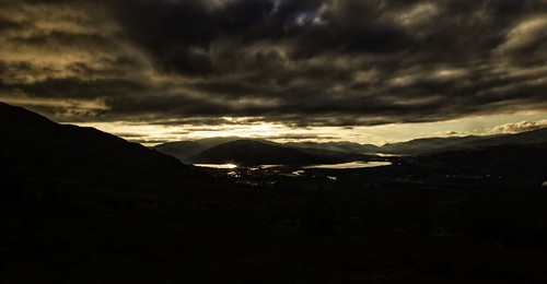 autumn sunset sky mountains reflection landscape scotland bennevis fortwilliam canon500d loughs 2013 sigma1020mmf456exdchsmapsc paulmcdowellphotography