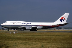 Malaysia B747-4H6 9M-MPB LHR 12/08/1995