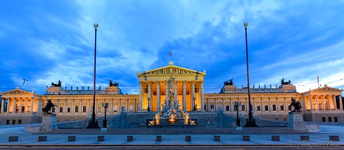 vienna wien sunset austria parlament parlamento österreich parlamentsgebäude tanzeus tanzeusphoto gaetanocastaldo