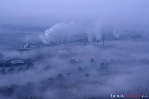 morning blue chimney mist plant industry misty fog landscape dawn smog nikon factory view smoke foggy valley chemicalplant lumen lovosice vanagram nikond7000 tomasfotografcz