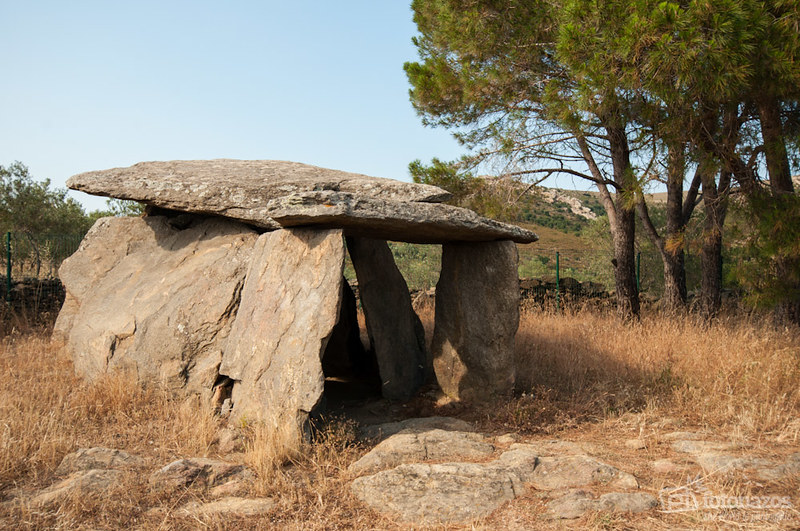 Dolmen de la Creu de Cobertella, el monumento megalítico más grande de Cataluña