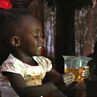 Child drinking ORS from Kit Yamoyo (square)