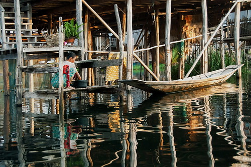 life lake reflection water colours myanmar bago piledwelling taugoo