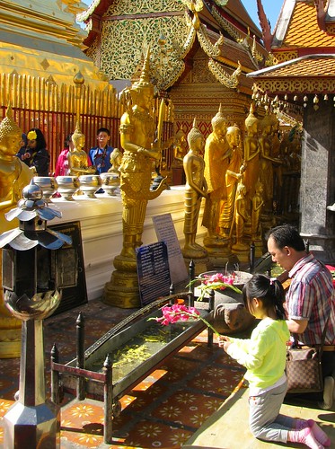 Oraciones en Wat Phra That Doi Suthep