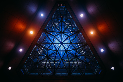 abstract building japan skyscraper dark tokyo triangle shinjuku interior wide scifi futuristic sumitomo 14mm samyang 新宿住友ビルディング samyang14mm peterstewartphotography