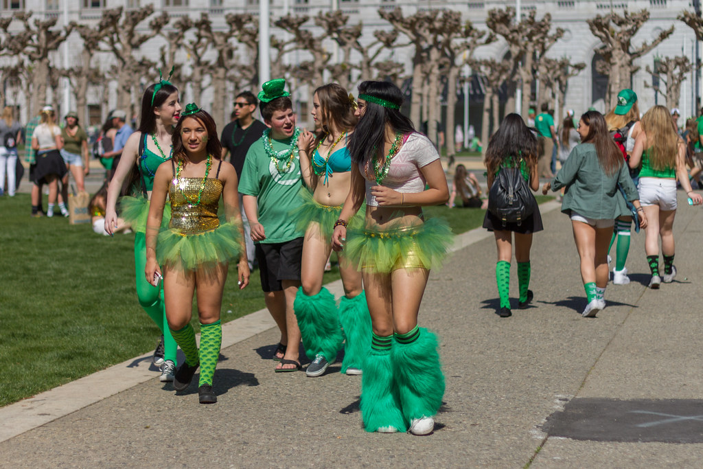 St. Patricks Day Parade SF 2014: watchfully reinvolves interference