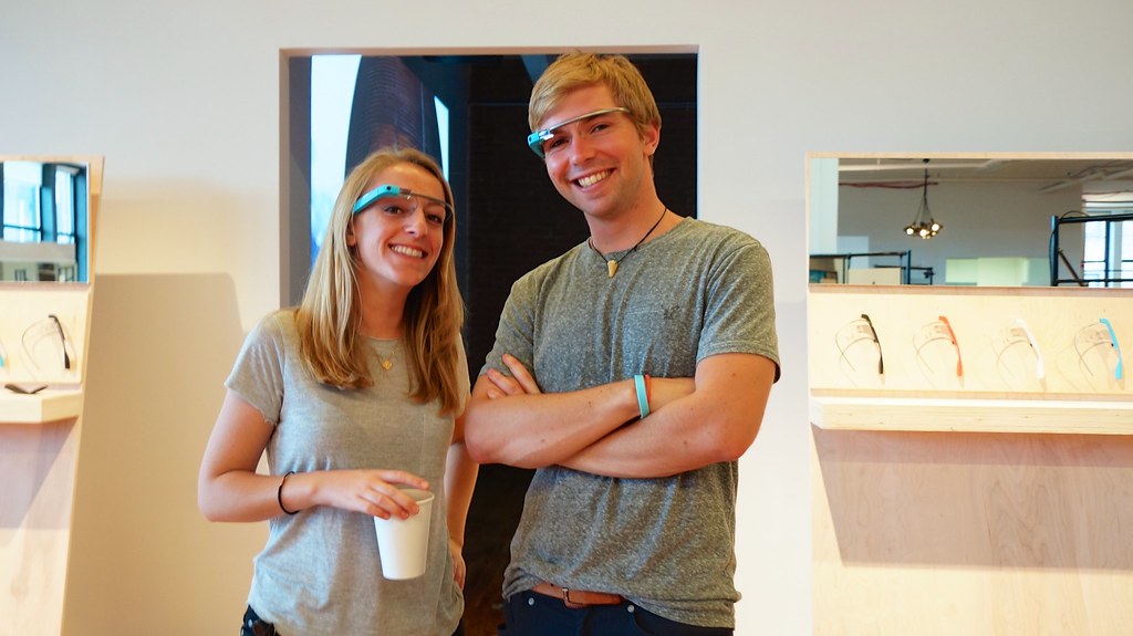 Google Glass OOB Experience 27133 - It's the (blue) Sky team!